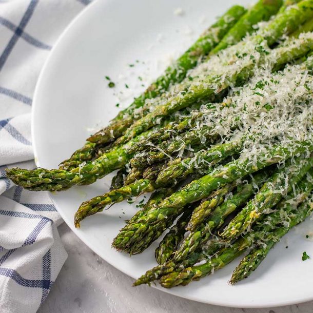 Keto Roasted Asparagus - Quick & Easy Low Carb Side Dish