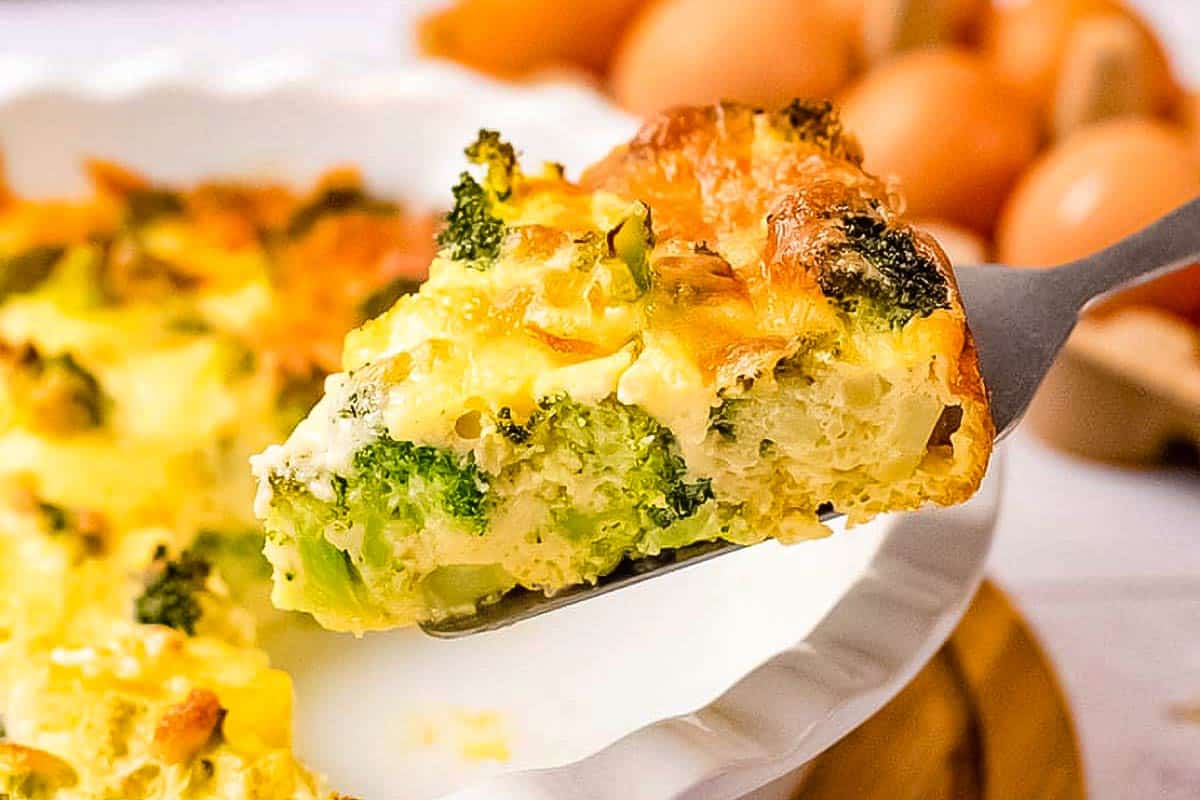 The Best Keto Crustless Quiche - Broccoli & Cheese - Super Healthy